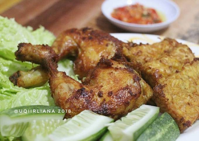Resep Ayam Goreng Bumbu Kuning oleh uqi irliana - Cookpad