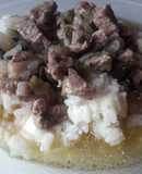 Arroz con queso y carne con verdeo