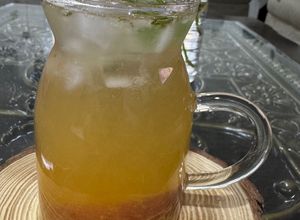 صورة لوصفة شاي مثلج بنكهة الخوخ