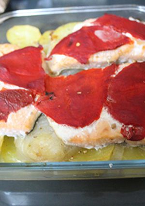 Foto principal de Salmón con patatas y cebolla