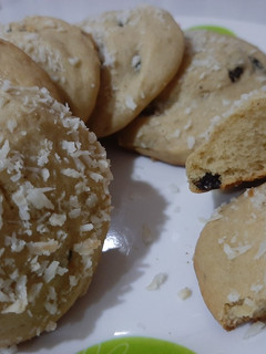 A picture of Coconut cookies.