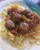 Albóndigas con fideo a la manteca