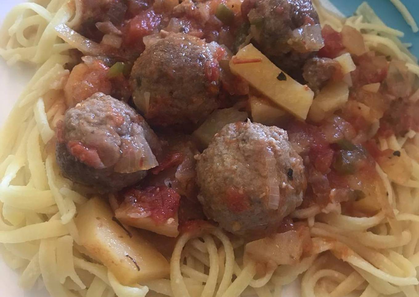 Albóndigas con fideo a la manteca
