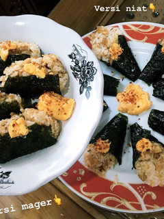 Foto resep Onigiri Sosis & Ayam Suwir (Pedas🔥)