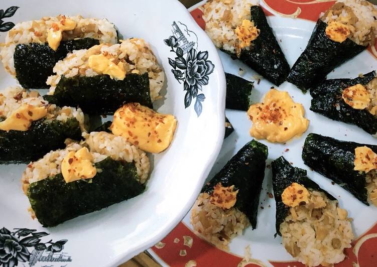 Onigiri Sosis & Ayam Suwir (Pedas🔥)