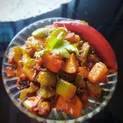 A picture of Aloo capsicum sabzi.