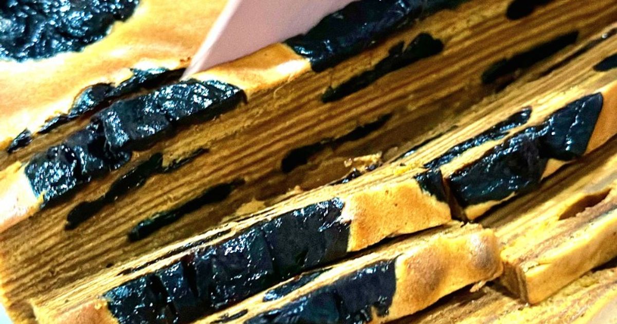 Lapis Legit Prunes Premium