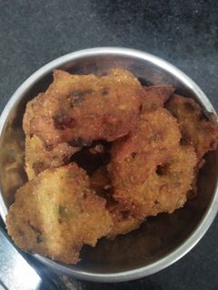 सूजी के पकोड़े रेसिपी मुख्य फोटो