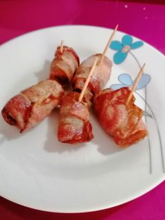 Una foto de Bacon con dátiles