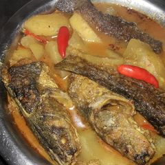 A picture of Gourd aar fish curry.