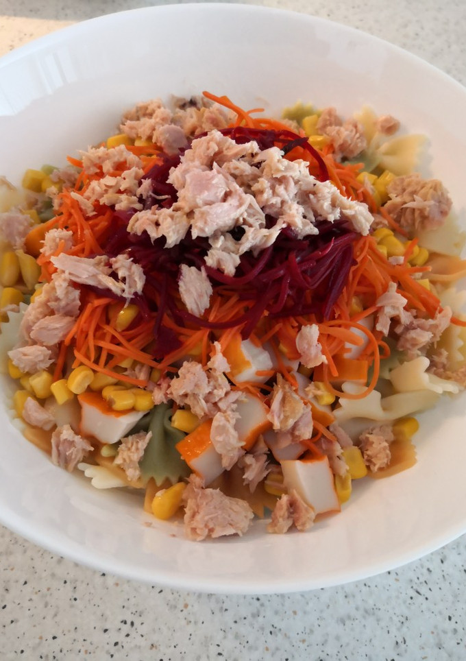 Una foto de Ensalada de pasta 🤪