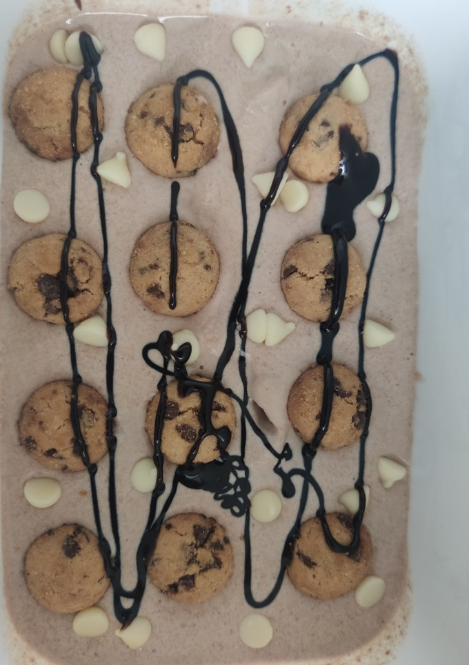 Una foto de Helado de Milka y cookies
