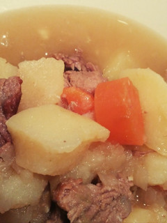 Una foto de Estofado de ternera con patatas 🍖