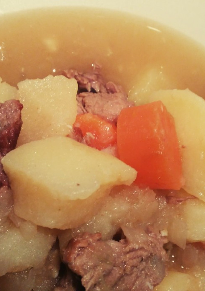 Una foto de Estofado de ternera con patatas 🍖