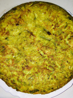 Una foto de Tortilla de espárragos verdes y patatas