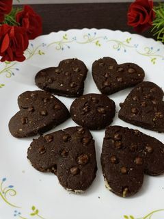 एगलैस चॉकलेट कुकीज़ (eggless chocolate cookies recipe in Hindi) रेसिपी मुख्य फोटो
