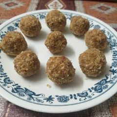 A picture of Poha and dryfruits ladoo.