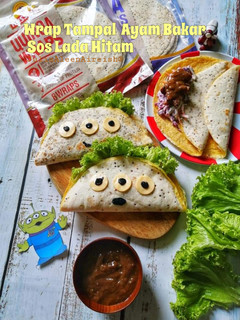 Gambar Wrap Tampal Ayam Bakar Sos Lada Hitam Monster