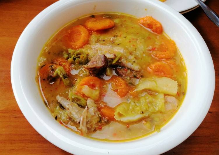 Sopa de menudos de Pollo y Vegetales