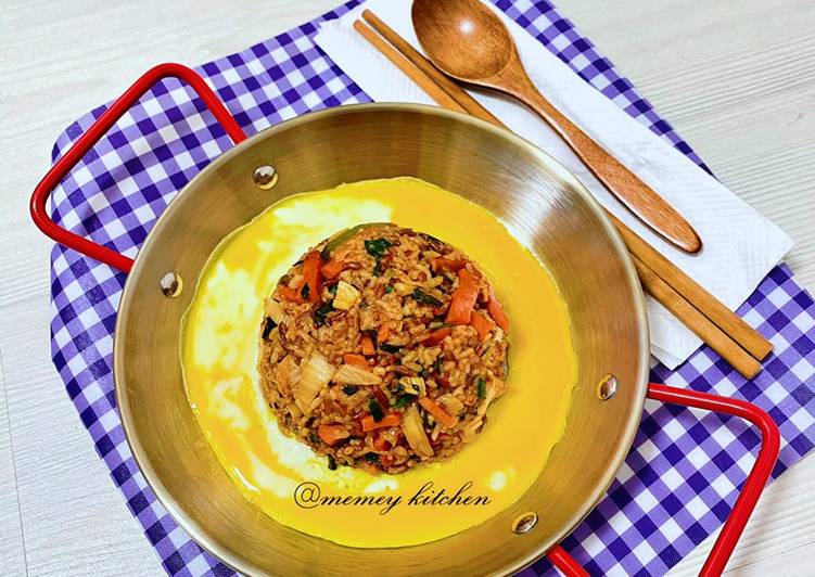 Langkah Mudah untuk Membuat 김치볶음밥🇰🇷/ Nasi Goreng Kimchi (Super Easy) yang Bikin Ngiler
