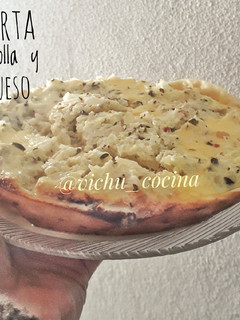 Una foto de Tarta cebolla y queso extra