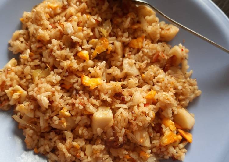 Cara Menyiapkan Nasi goreng seafood Lezat