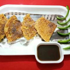 A picture of Besan ka chilla.