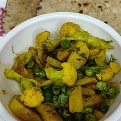 A picture of Cauliflower Green Peas Vegetable.
