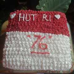 รูปของ Kue HUT RI ke-76 (base cake red Velvet)