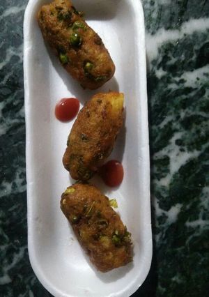 A picture of Green Peas Potato Cutlets.