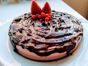 Una foto de mousse de fresas