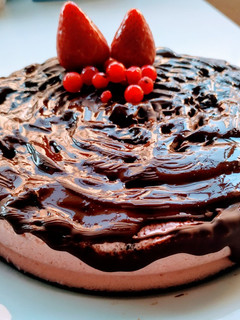 Una foto de Mousse de fresas frescas y queso batido
