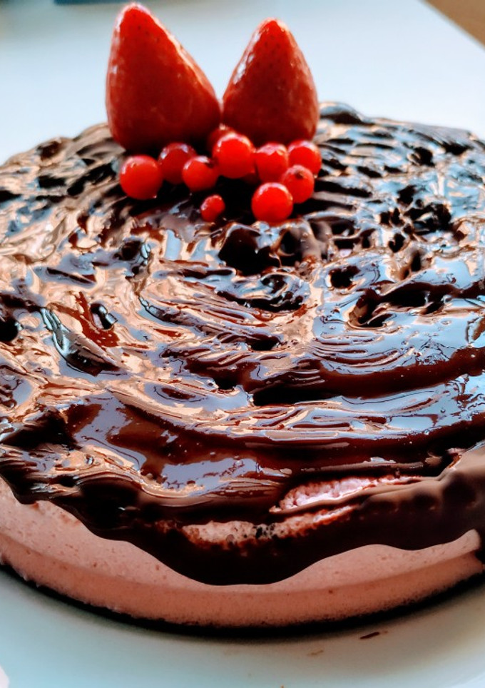 Una foto de Mousse de fresas frescas y queso batido