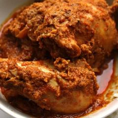A picture of Chicken gravy.