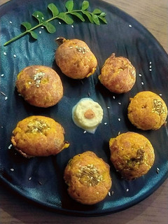 मिक्स दाल हांडवो बाईट इन अप्पे स्टाइल रेसिपी मुख्य फोटो