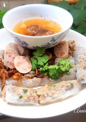 A picture of Bánh Cuốn Made with Rice Paper.