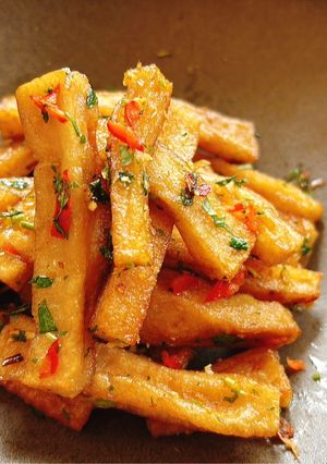 Hình của món Đậu Phụ Xào Cay Với Rau Răm.