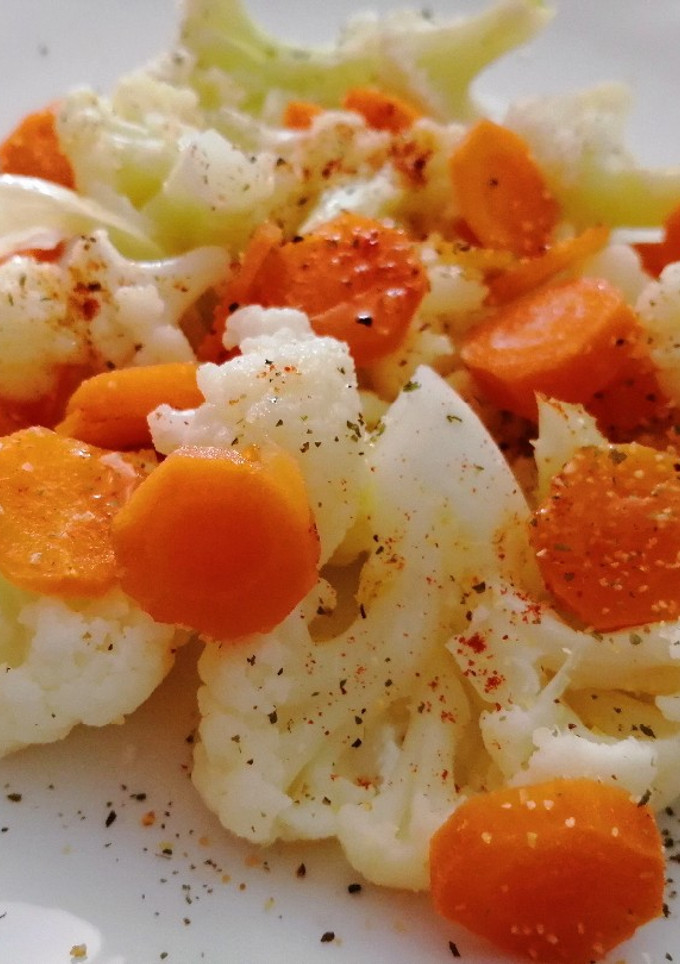 Una foto de Verduras al vapor en microondas