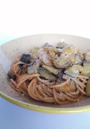 Foto di Pasta con melanzane e pomodorini