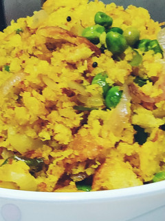 लेफ्ट ओवर ब्रेड पोहा (leftover bread poha recipe in Hindi) रेसिपी मुख्य फोटो