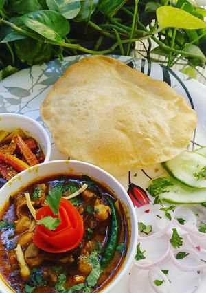 पूरी (poori recipe in Hindi) रेसिपी मुख्य फोटो