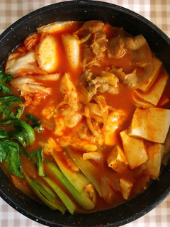《快煮鍋料理》韓式泡菜豆腐鍋 的食譜成品照片