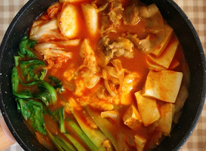 《快煮鍋料理》韓式泡菜豆腐鍋 的食譜成品照片