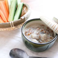 A picture of Kinzanji-miso and soy milk cream dip.