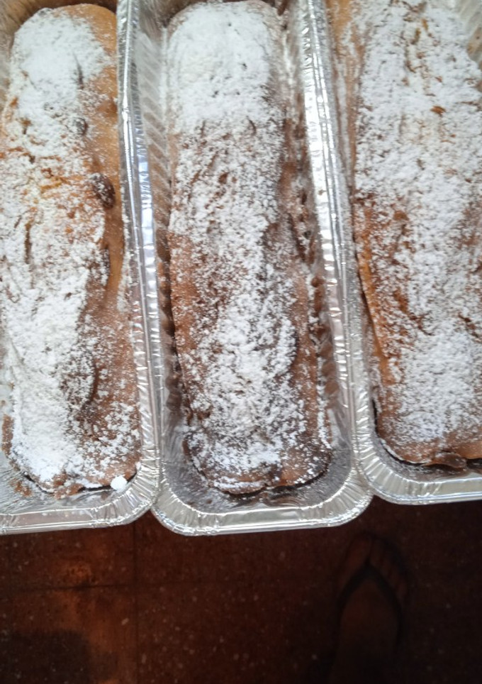 Una foto de Budines con almendras con cáscara de limón y naranja 🍊🍋🍊🍋🍊