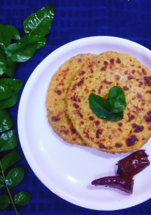 मूंग कोरमा पराठा(moong korma paratha recepie in hindi) रेसिपी मुख्य फोटो