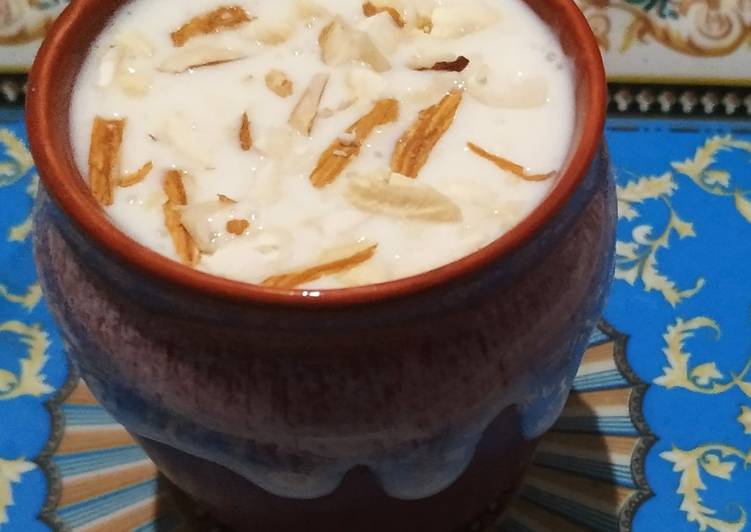 Badam milkshake (Almond milk shake)