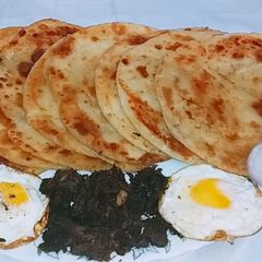 Shahi rawa parantha A picture of Shahi rawa parantha.