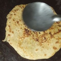 A picture of Aloo paratha.