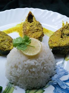 মাইক্রোওভেনে ইলিশ ভাপা(microwave Ilish bhapa recipe in bengali) রেসিপির প্রধান ছবি